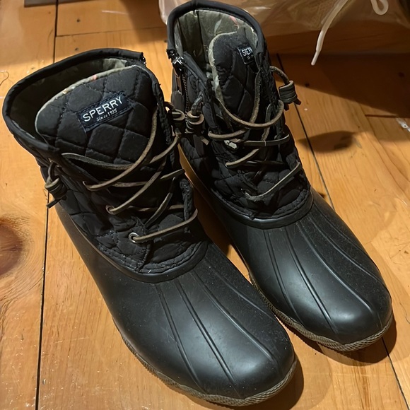 Sperry boots - Picture 1 of 3